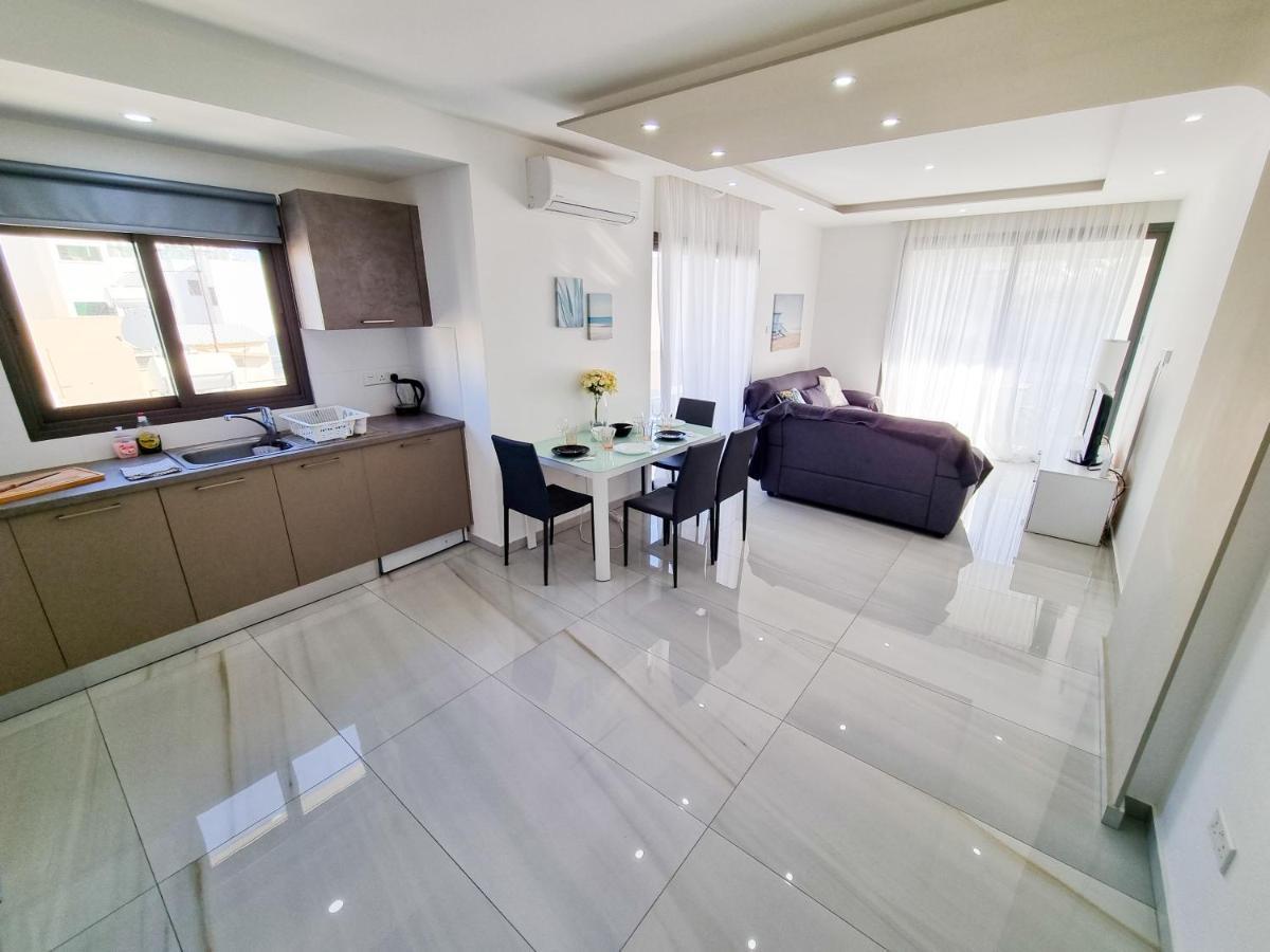 Sea La Vie Seaview Apartment Lárnaca Exterior foto